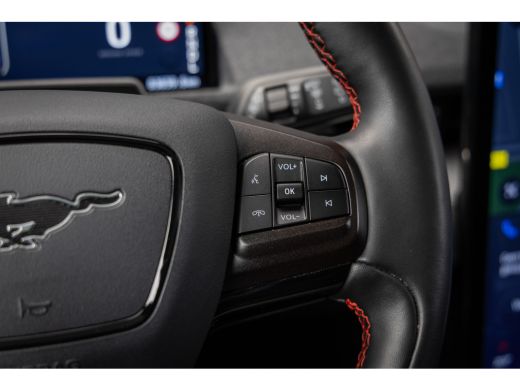 Ford Mustang Mach-E Mach-E Extended AWD 98 kWh | Panoramadak | B&O Audio | BTW -auto | Electrische achterklep | Camer... ActivLease financial lease