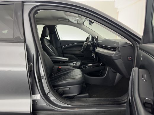Ford Mustang Mach-E Mach-E RWD 75 kWh (3-Fase) {SOH-93%} (INCL-BTW) Aut. *LUXURY-LEATHER | FULL-LED | DAB+ | DIGI-COC... ActivLease financial lease