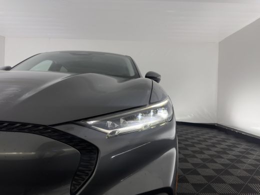 Ford Mustang Mach-E Mach-E RWD 75 kWh (3-Fase) {SOH-93%} (INCL-BTW) Aut. *LUXURY-LEATHER | FULL-LED | DAB+ | DIGI-COC... ActivLease financial lease