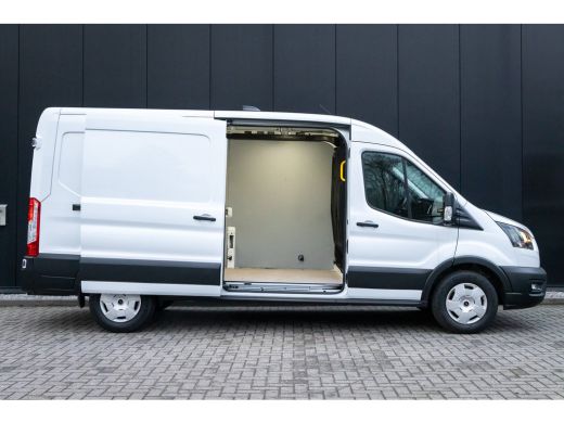 Ford Transit 350 2.0 TDCI L3H2 Trend | Nieuw model | Parkeercamera | Bijrijdersbank | Trekhaak | Stoel & stuur... ActivLease financial lease
