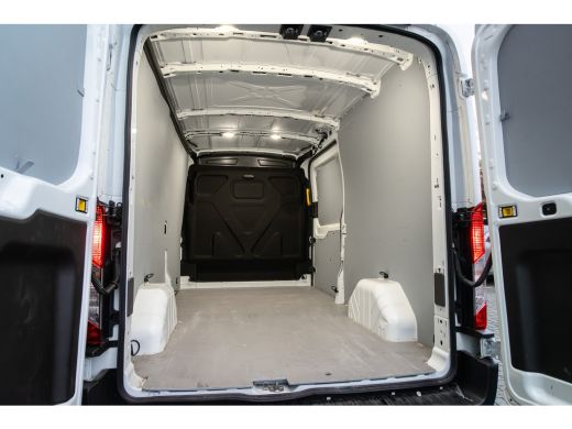 Ford Transit 350 2.0 TDCI L3H2 Trend | Nieuw model | Parkeercamera | Bijrijdersbank | Trekhaak | Stoel & stuur... ActivLease financial lease