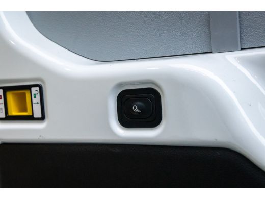 Ford Transit 350 2.0 TDCI L3H2 Trend | Nieuw model | Parkeercamera | Bijrijdersbank | Trekhaak | Stoel & stuur... ActivLease financial lease