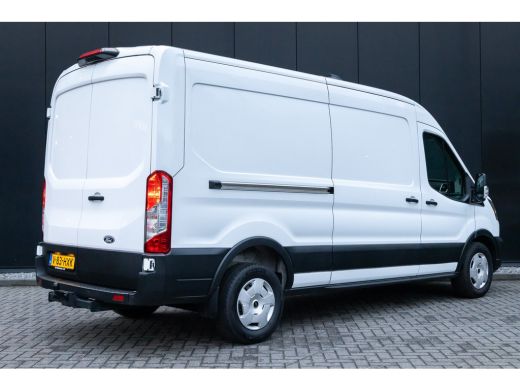Ford Transit 350 2.0 TDCI L3H2 Trend | Nieuw model | Parkeercamera | Bijrijdersbank | Trekhaak | Stoel & stuur... ActivLease financial lease
