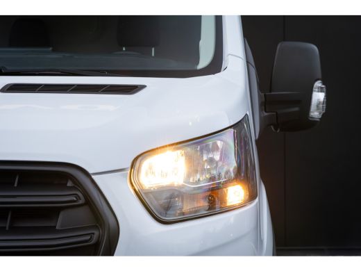 Ford Transit 350 2.0 TDCI L3H2 Trend | Nieuw model | Parkeercamera | Bijrijdersbank | Trekhaak | Stoel & stuur... ActivLease financial lease