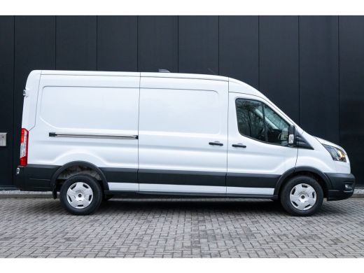 Ford Transit 350 2.0 TDCI L3H2 Trend | Nieuw model | Parkeercamera | Bijrijdersbank | Trekhaak | Stoel & stuur... ActivLease financial lease