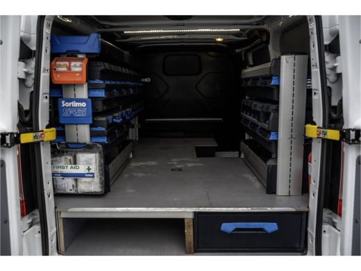 Ford Transit Custom 2.0 TDCI L1H1 | Volledig ingericht | Airco | Cruise | 3-zits ActivLease financial lease