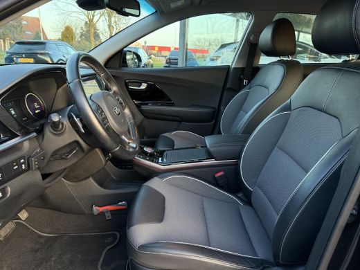 Kia e-Niro Aut. DynamicPlusLine 64kWh 3-Fase | 100% SOH | Navi | Camera ActivLease financial lease