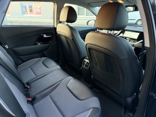 Kia e-Niro Aut. DynamicPlusLine 64kWh 3-Fase | 100% SOH | Navi | Camera ActivLease financial lease