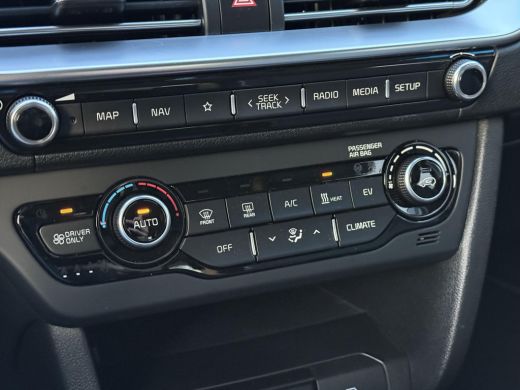 Kia e-Niro Aut. DynamicPlusLine 64kWh 3-Fase | 100% SOH | Navi | Camera ActivLease financial lease