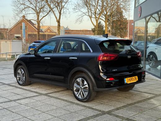 Kia e-Niro Aut. DynamicPlusLine 64kWh 3-Fase | 100% SOH | Navi | Camera ActivLease financial lease