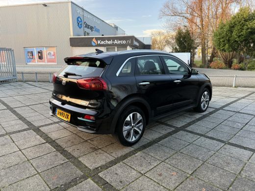 Kia e-Niro Aut. DynamicPlusLine 64kWh 3-Fase | 100% SOH | Navi | Camera ActivLease financial lease