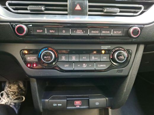 Kia e-Niro Aut. DynamicPlusLine 64kWh 3-Phase | Panorama | Navi | Camera | ActivLease financial lease