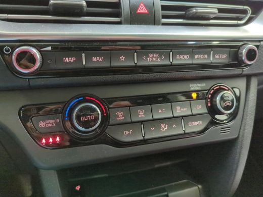 Kia e-Niro Aut. ExecutiveLine 64kWh 3-Phase | Panorama | Camera | Leder | Panorama | JBL Sound | ActivLease financial lease