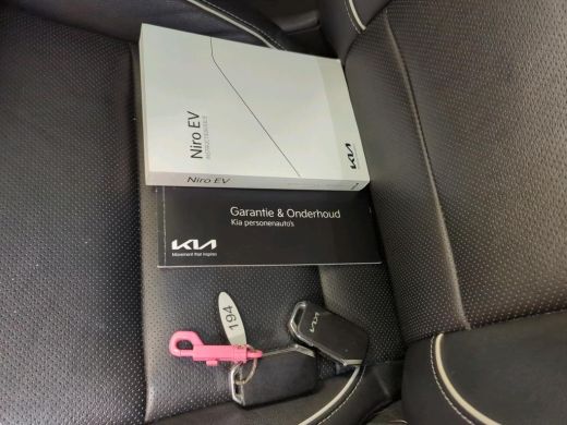 Kia e-Niro Aut. ExecutiveLine 64kWh 3-Phase | Panorama | Camera | Leder | Panorama | JBL Sound | ActivLease financial lease