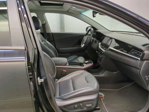Kia e-Niro Aut. ExecutiveLine 64kWh 3-Phase | Panorama | Camera | Leder | Panorama | JBL Sound | ActivLease financial lease