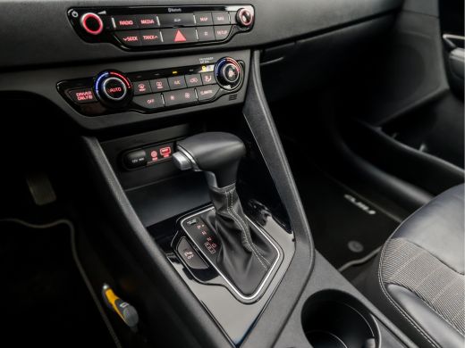 Kia Niro 1.6 GDi Hybrid Dynamic 142Pk Automaat (APPLE CARPLAY, NAVIGATIE, CAMERA, LEDER, SPORTSTOELEN, TRE... ActivLease financial lease