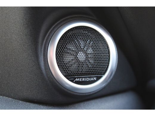 Land Rover Range Rover Evoque 1.5 P300e AWD R-DYNAMIC PANO LEER NAVI 22000KM!!! ActivLease financial lease