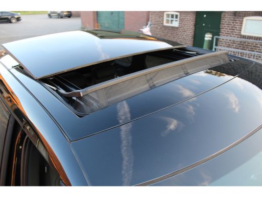 Land Rover Range Rover Evoque 1.5 P300e AWD R-DYNAMIC PANO LEER NAVI 22000KM!!! ActivLease financial lease