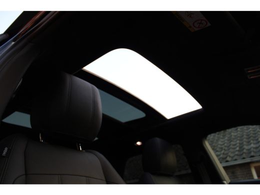 Land Rover Range Rover Evoque 1.5 P300e AWD R-DYNAMIC PANO LEER NAVI 22000KM!!! ActivLease financial lease