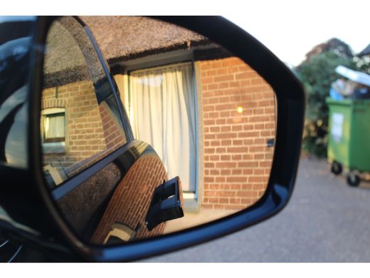 Land Rover Range Rover Evoque 1.5 P300e AWD R-DYNAMIC PANO LEER NAVI 22000KM!!! ActivLease financial lease