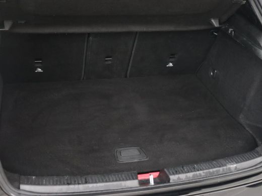 Mercedes-Benz A-Klasse 250e AMG Limited | Carplay | Stoelverwarming | Camera | Leder/Alcantara | Sfeerverlichting | Navi... ActivLease financial lease