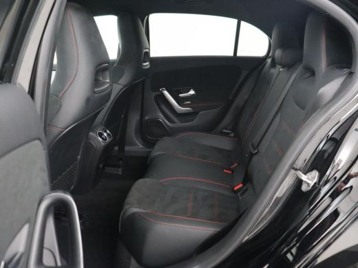 Mercedes-Benz A-Klasse 250e AMG Limited | Carplay | Stoelverwarming | Camera | Leder/Alcantara | Sfeerverlichting | Navi... ActivLease financial lease
