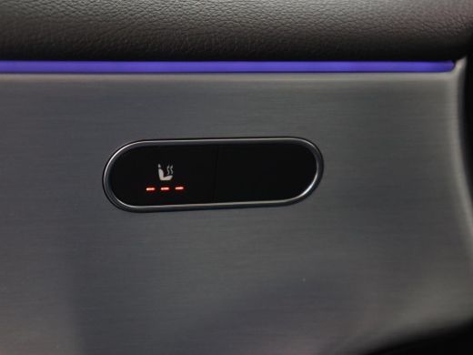 Mercedes-Benz A-Klasse 250e AMG Limited | Carplay | Stoelverwarming | Camera | Leder/Alcantara | Sfeerverlichting | Navi... ActivLease financial lease