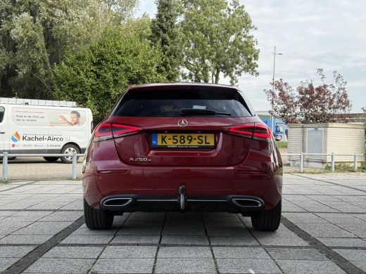 Mercedes-Benz A-Klasse 250e Aut. Hybrid Sol. Luxury | Navi | Camera | Leder | Sfeer Verlichting | ActivLease financial lease
