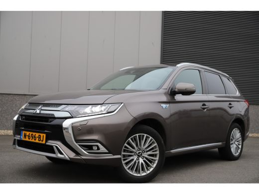 Mitsubishi Outlander 2.4 PHEV 4WD*Instyle*Sunroof/Leder/Adaptive/360Cam/Carplay/Trekhaak ActivLease financial lease