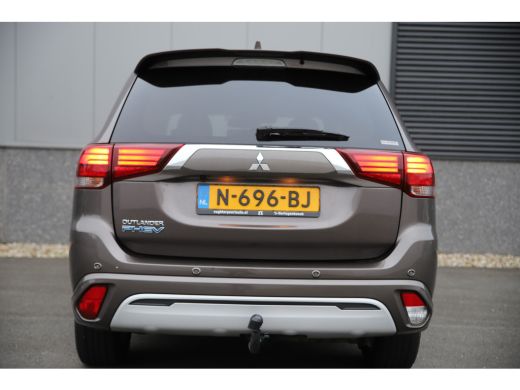 Mitsubishi Outlander 2.4 PHEV 4WD*Instyle*Sunroof/Leder/Adaptive/360Cam/Carplay/Trekhaak ActivLease financial lease