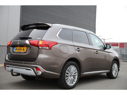 Mitsubishi Outlander 2.4 PHEV 4WD*Instyle*Sunroof/Leder/Adaptive/360Cam/Carplay/Trekhaak ActivLease financial lease
