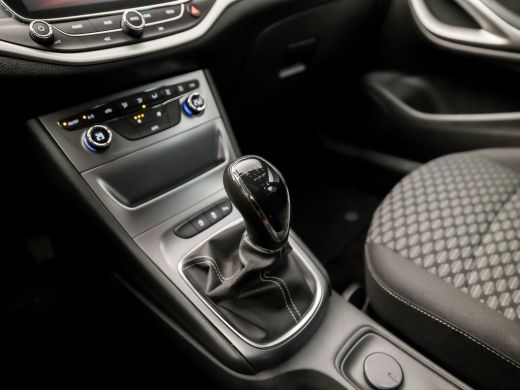 Opel Astra Sports Tourer 1.0 Sport (APPLE CARPLAY, GROOT NAVI, CLIMATE, TREKHAAK, SPORTSTOELEN, GETINT GLAS,... ActivLease financial lease