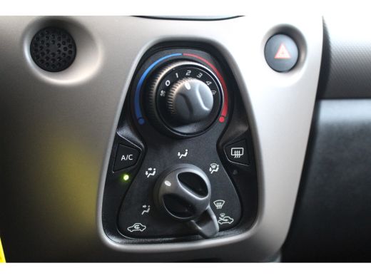 Peugeot 108 1.0 e-VTi Active | Airco | Bluetooth | Mistlampen | Elek. Ramen | Buitenspiegels. Elek. verstelba... ActivLease financial lease