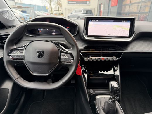 Peugeot 208 100pk Allure Pack (Camera - LED - Automatische Airco - Parkeersensoren V+A - Apple Carplay - Navi... ActivLease financial lease