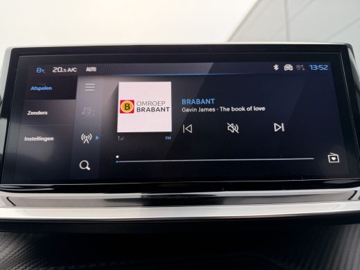 Peugeot 208 100pk Allure Pack (Camera - LED - Automatische Airco - Parkeersensoren V+A - Apple Carplay - Navi... ActivLease financial lease