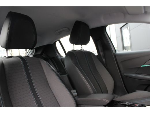 Peugeot 208 1.2 PureTech Allure | Navigatie | Apple carplay | 1e Eigenaar | 39.000km | Parkeersensoren | Lich... ActivLease financial lease