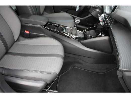 Peugeot 208 1.2 PureTech Allure | Navigatie | Apple carplay | 1e Eigenaar | 39.000km | Parkeersensoren | Lich... ActivLease financial lease