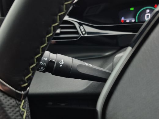 Peugeot 308 SW 1.2 Hybrid 136 e-DCS6 GT Voorruit verwarming | 18 inch lmv | Full LED | Keyless | Camera | Par... ActivLease financial lease