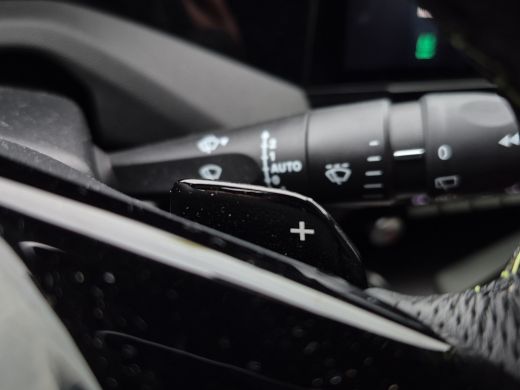 Peugeot 308 SW 1.2 Hybrid 136 e-DCS6 GT Voorruit verwarming | 18 inch lmv | Full LED | Keyless | Camera | Par... ActivLease financial lease