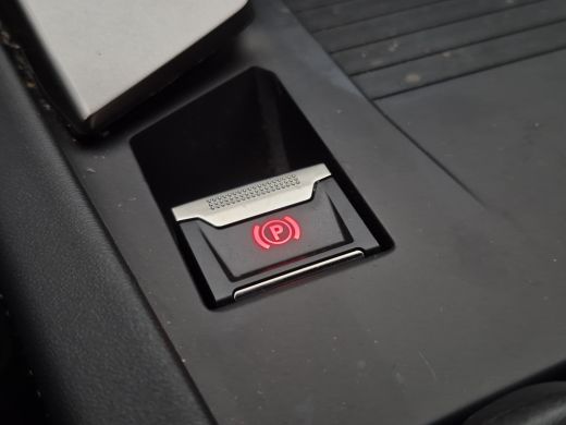 Peugeot 308 SW 1.2 Hybrid 136 e-DCS6 GT Voorruit verwarming | 18 inch lmv | Full LED | Keyless | Camera | Par... ActivLease financial lease