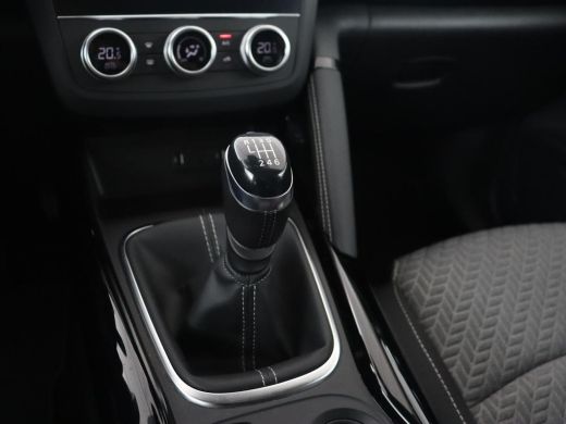 Renault Kadjar 1.3 TCe Limited | 60.872km NAP | Carplay | Navigatie | Climate control | Keyless | Parkeerhulp | ... ActivLease financial lease