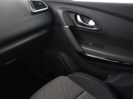 Renault Kadjar 1.3 TCe Limited | 60.872km NAP | Carplay | Navigatie | Climate control | Keyless | Parkeerhulp | ... ActivLease financial lease