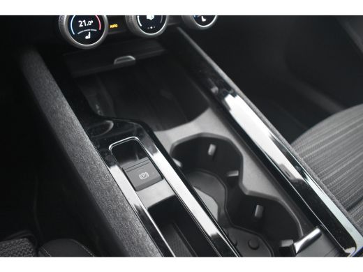 Skoda Superb Combi 1.5 TSI 204PK iV First Edition | TREKHAK | STOELVERW. | NAVIGATIE | KEYLESS ENTREE | APP. C... ActivLease financial lease