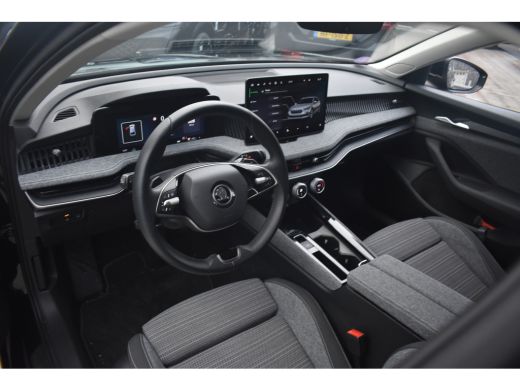 Skoda Superb Combi 1.5 TSI 204PK iV First Edition | TREKHAK | STOELVERW. | NAVIGATIE | KEYLESS ENTREE | APP. C... ActivLease financial lease