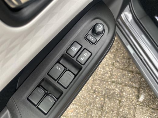 Suzuki Swift 1.2 Style Smart Hybrid | Nieuwe auto | Direct uit voorraad leverbaar | ActivLease financial lease