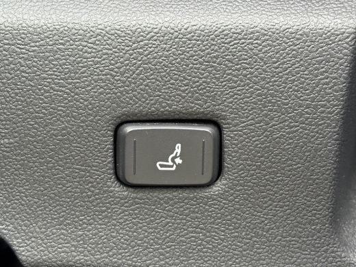 Toyota Corolla 2.0 Hybrid Executive **TREKHAAK/ NAVIGATIE/ DODEHOEK DETECTIE/ STOELVERWARMING/ 36 MAANDEN GARANT... ActivLease financial lease