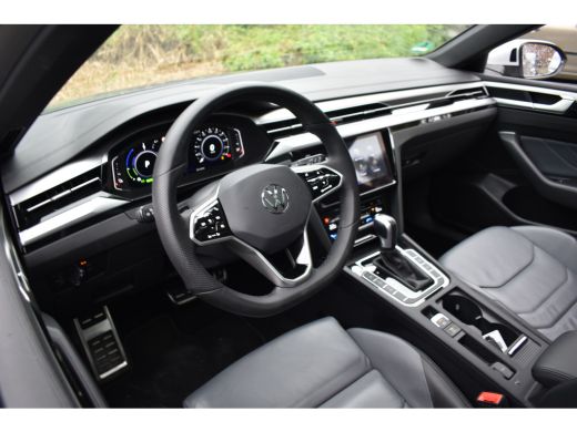 Volkswagen Arteon eHYBRID 218PK DSG ELEGANCE BUSINESS+ LEDER/VIRTUAL/PANORAMADAK ActivLease financial lease