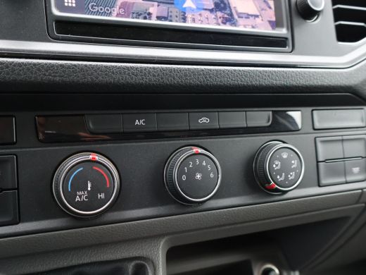 Volkswagen Crafter 35 2.0 TDI 140 PK EURO 6 BAKWAGEN MEUBELBAK + APPLE CARPLAY | AIRCO | GEVEERDE STOEL ActivLease financial lease