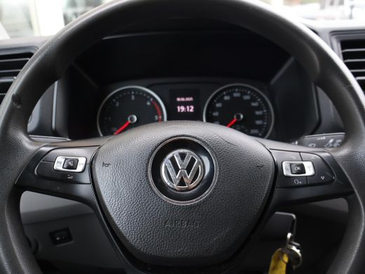 Volkswagen Crafter 35 2.0 TDI 140 PK EURO 6 BAKWAGEN MEUBELBAK + APPLE CARPLAY | AIRCO | GEVEERDE STOEL ActivLease financial lease
