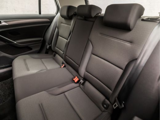 Volkswagen Golf 1.0 TSI Sportline (APPLE CARPLAY, GROOT NAVI, CLIMATE, ADAPTIVE CRUISE, SPORTSTOELEN, LM VELGEN, ... ActivLease financial lease